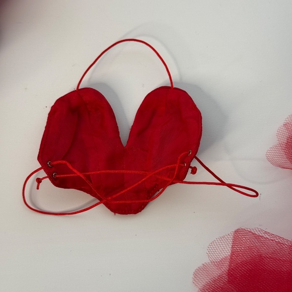 Integrity Sinuhe Guzman Surrealist Gala Vanessa Perrin Red Top Skirt Cape Thong - Picture 7 of 11